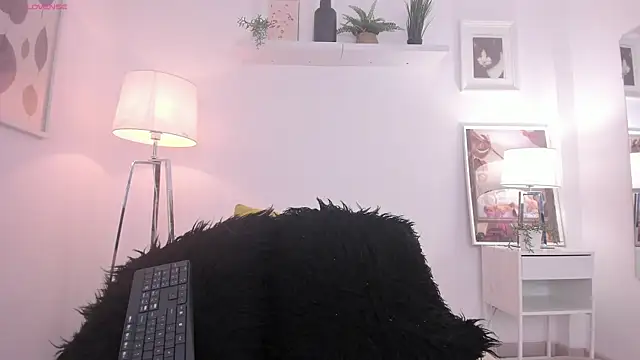 Miluu dh online show from November 2025 12:38:02 PM