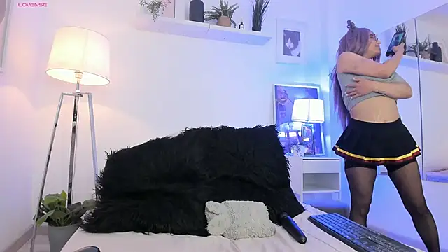 Miluu dh online show from December 2025 02:56:01 PM