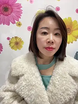 xiaoling2358 online show from December 2025 07:14:02 AM