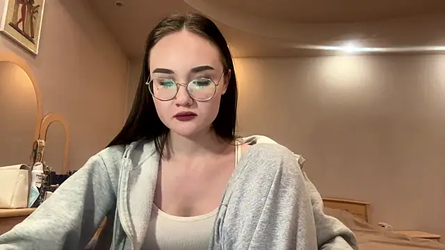 Snapshot of MidnightMelt chatting on November 2025 04:22:02 PM MidnightMelt online show from November 2025 04:22:02 PM