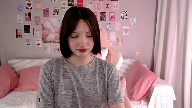 Snapshot of Lexi_Bottom chatting on December 2025 01:54:02 AM Lexi Bottom online show from December 2025 01:54:02 AM