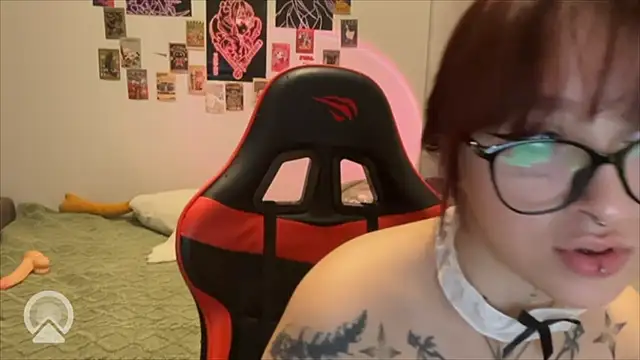 Snapshot of MilenaHot_Baby chatting on November 2025 12:20:01 PM MilenaHot Baby online show from November 2025 12:20:01 PM