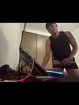 oIAcyber online show from November 2025 07:28:01 PM