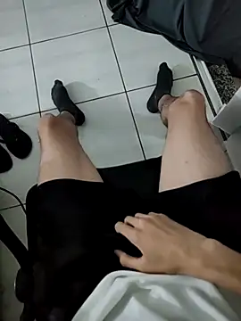 Snapshot of bnnzin chatting on November 2025 10:36:02 PM bnnzin online show from November 2025 10:36:02 PM