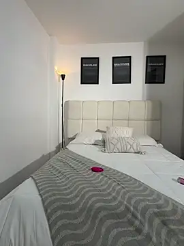 Snapshot of thiago_valmont chatting on November 2025 06:34:02 PM thiago valmont online show from November 2025 06:34:02 PM