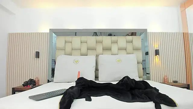 noah pariss online show from December 2025 11:20:01 AM