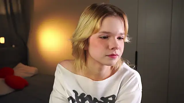 PhillisEsplin online show from November 2025 07:46:02 PM