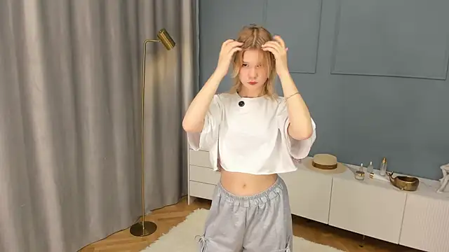 PhillisEsplin online show from November 2025 07:13:02 PM