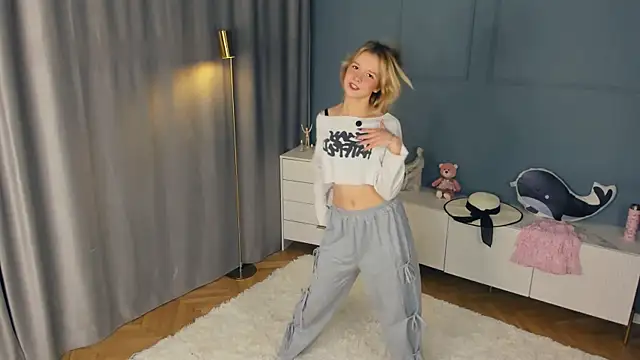 PhillisEsplin online show from November 2025 08:09:02 PM