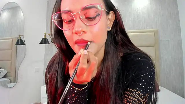 Lilith Russoo online show from July 2026 01:46:01 PM