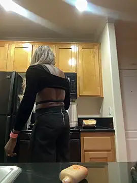 Motherbigbus online show from February 2026 12:05:02 PM