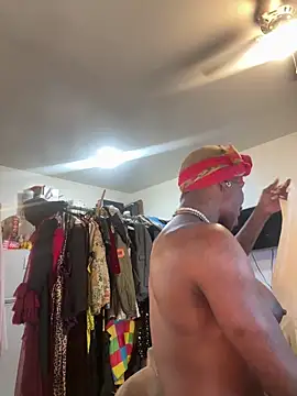 Motherbigbus online show from April 2026 08:59:01 PM