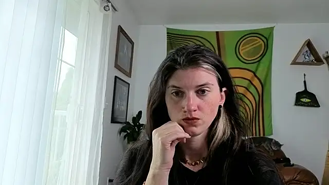 Snapshot of bruisedblossoms chatting on June 2026 04:29:01 PM bruisedblossoms online show from June 2026 04:29:01 PM