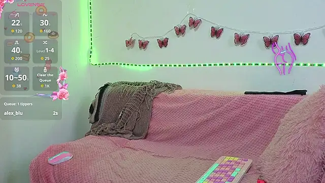 Kellybblue online show from March 2026 10:22:01 PM