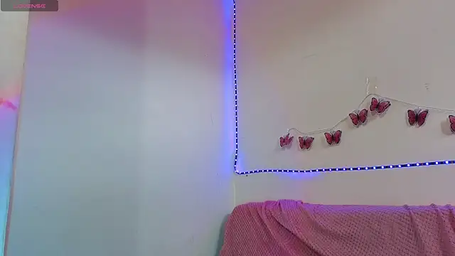 Kellybblue online show from May 2026 09:43:01 PM