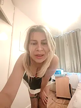 NaughtyClaudia  online show from December 2025 10:19:02 AM