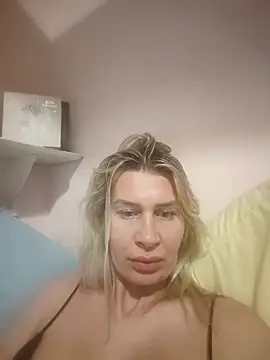 NaughtyClaudia  online show from December 2025 09:31:02 PM