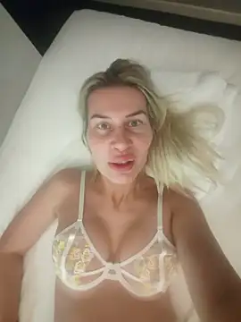 NaughtyClaudia  online show from November 2025 07:24:02 PM