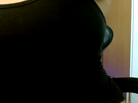 DiivaMarii online show from November 2025 01:37:01 PM