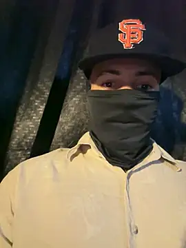 Snapshot of Perverzo124 chatting on January 2026 01:34:02 AM Perverzo124 online show from January 2026 01:34:02 AM