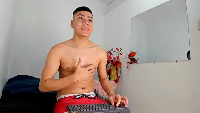 Lucastorrez01 online show from December 2025 02:03:02 AM