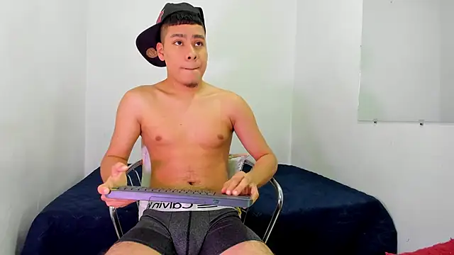 Lucastorrez01 online show from May 2026 12:38:02 AM