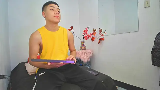 Lucastorrez01 online show from November 2025 02:23:01 AM
