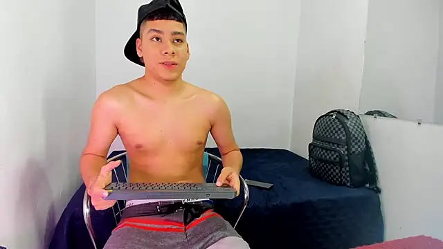 Lucastorrez01 online show from July 2026 12:22:02 AM