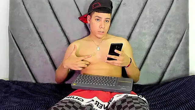 Lucastorrez01 online show from July 2026 12:00:01 AM