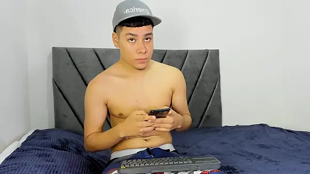 Lucastorrez01 online show from July 2026 11:23:01 PM