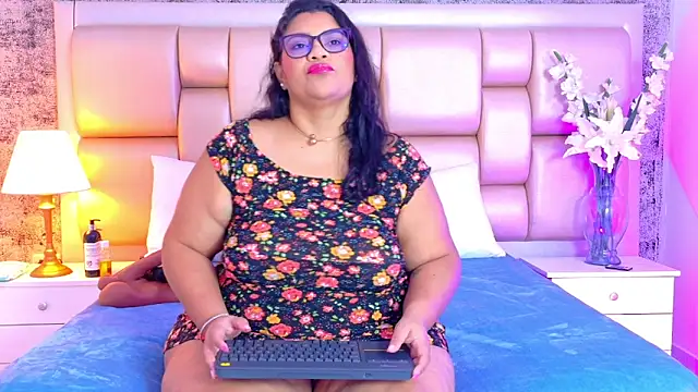 SelennaCooper online show from February 2026 11:56:01 AM