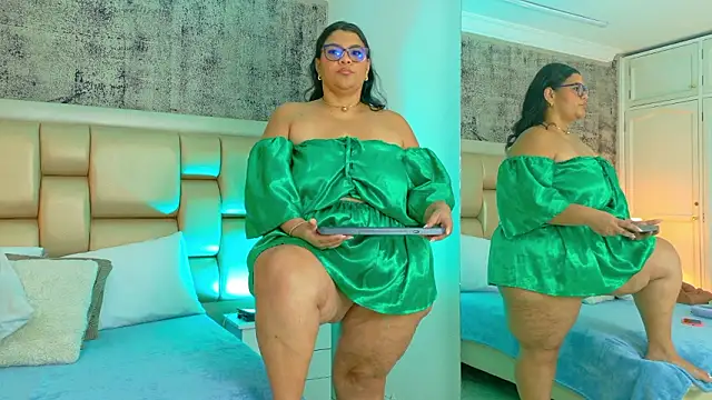 SelennaCooper online show from March 2026 11:57:01 AM