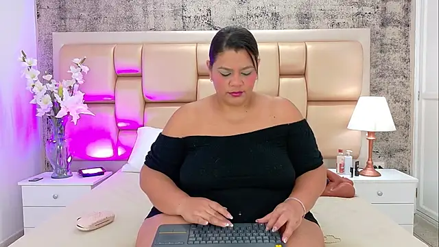 SelennaCooper online show from December 2025 11:44:02 AM