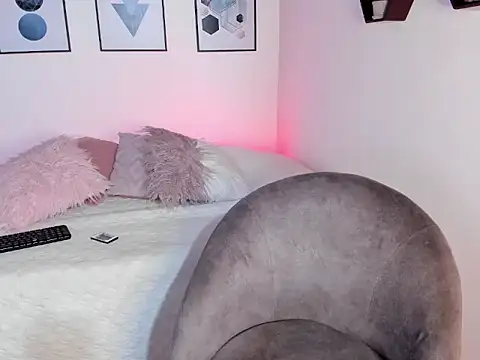 Snapshot of HannaRose__ chatting on December 2025 10:58:02 AM HannaRose online show from December 2025 10:58:02 AM