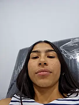 skinnyrox online show from December 2025 07:20:01 PM