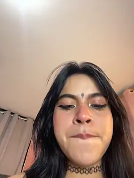 Snapshot of Sophie_wyld chatting on November 2025 11:26:02 PM Sophie wyld online show from November 2025 11:26:02 PM