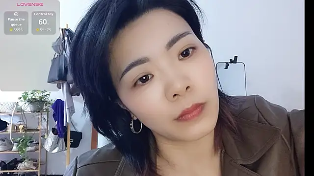 Snapshot of adele8731 chatting on November 2025 06:07:01 AM adele8731 online show from November 2025 06:07:01 AM