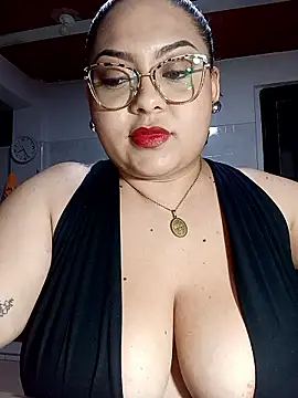 Snapshot of Anna_Lucia88 chatting on June 2026 01:32:01 AM Anna Lucia88 online show from June 2026 01:32:01 AM