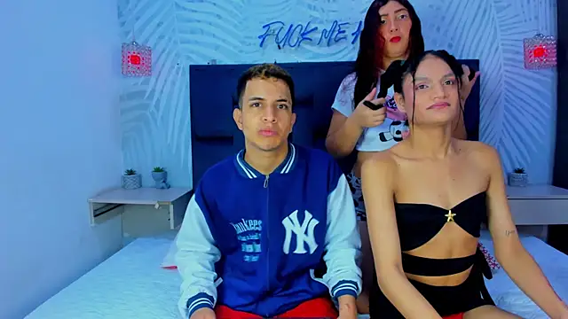 TrioPecadoVIP online show from December 2025 06:15:01 AM