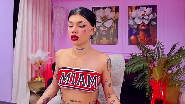 YasminWild online show from December 2025 04:33:02 AM