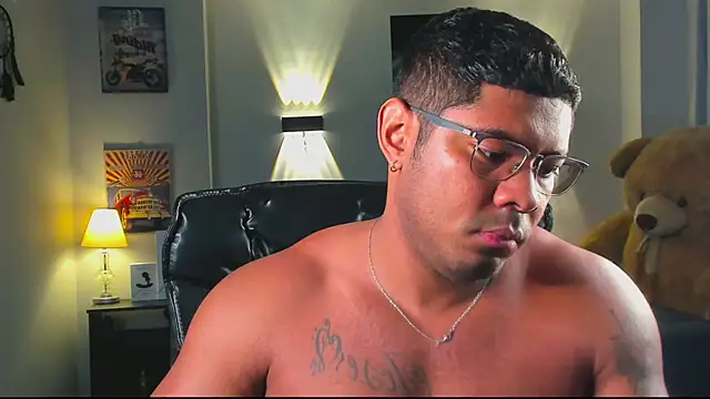 LEONHDZ online show from December 2025 12:08:01 PM