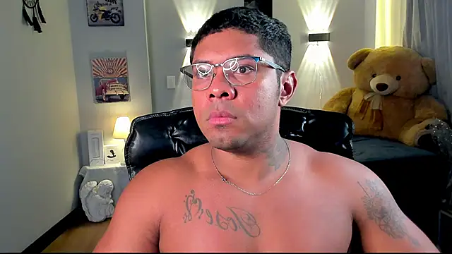 LEONHDZ online show from November 2025 08:42:02 PM