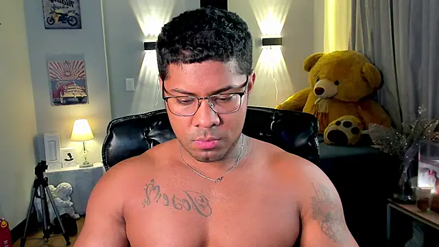 LEONHDZ online show from November 2025 02:12:01 AM