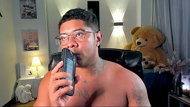 LEONHDZ online show from November 2025 07:51:02 AM