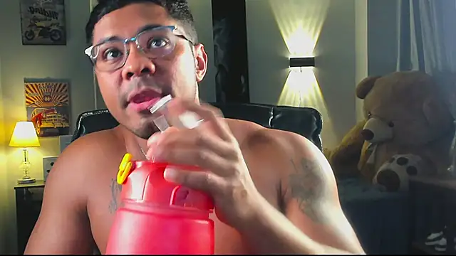 LEONHDZ online show from December 2025 08:24:02 AM