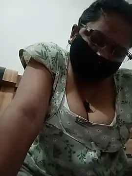 Snapshot of Menka_cut34 chatting on June 2026 11:02:02 PM Menka cut34 online show from June 2026 11:02:02 PM