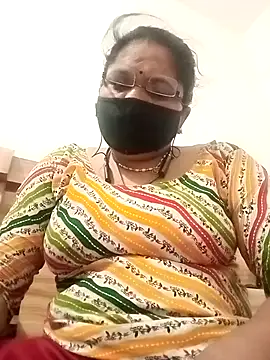 Snapshot of Menka_cut34 chatting on June 2026 11:06:01 PM Menka cut34 online show from June 2026 11:06:01 PM