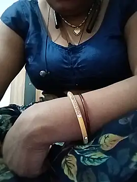 Snapshot of Menka_cut34 chatting on June 2026 12:32:02 PM Menka cut34 online show from June 2026 12:32:02 PM