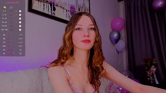 Alisavine online show from April 2026 06:04:02 PM