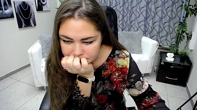 Susanna S online show from November 2025 10:16:02 AM